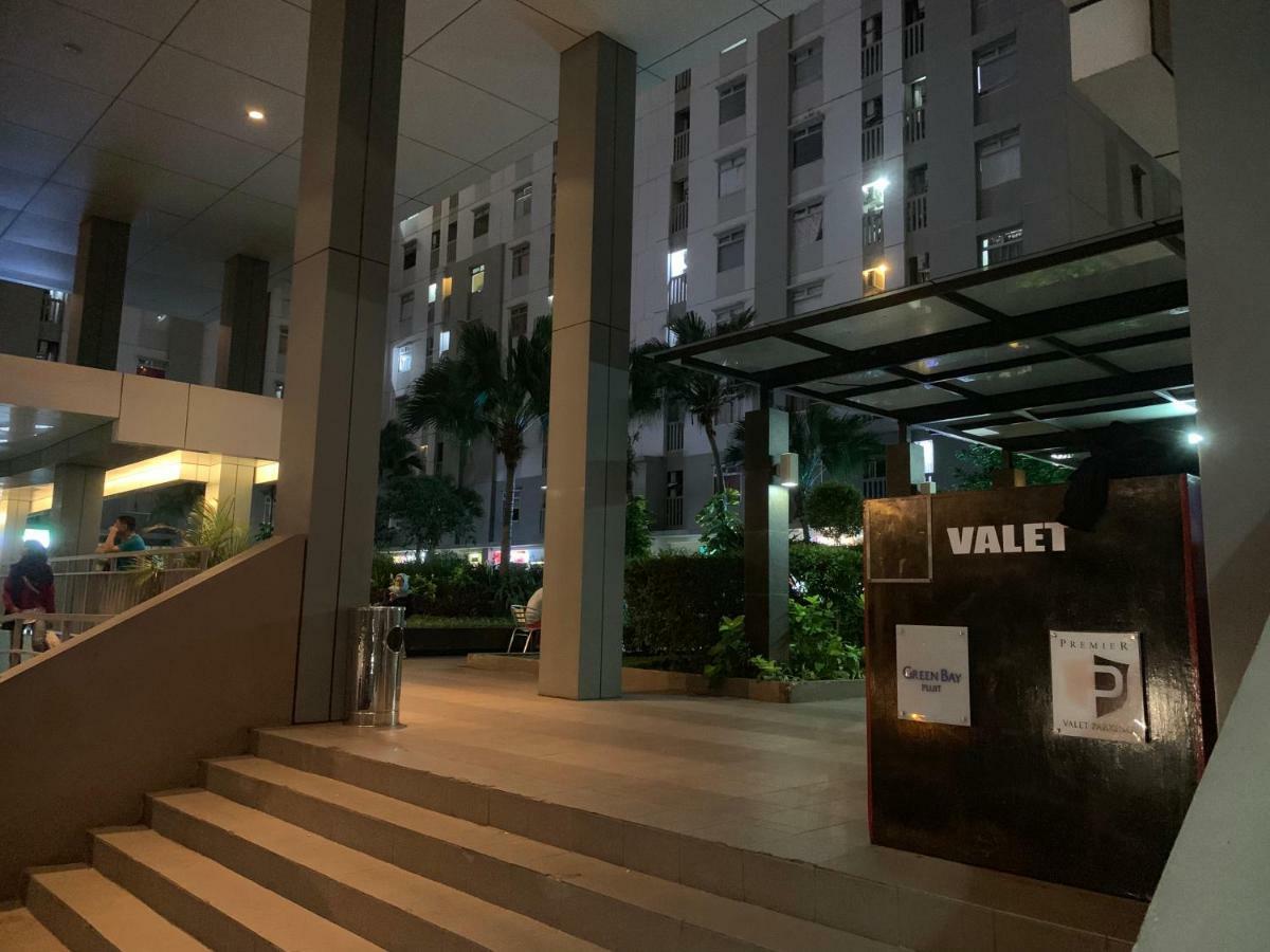 Apartment With Seaview Free Netflix At Baywalk Mall Tower D